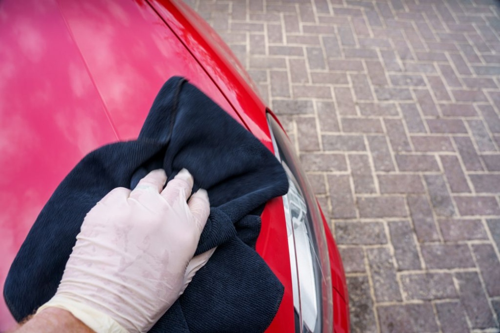 Deciding On The Perfect Tip: A Guide To Tipping For Car Detailing Services