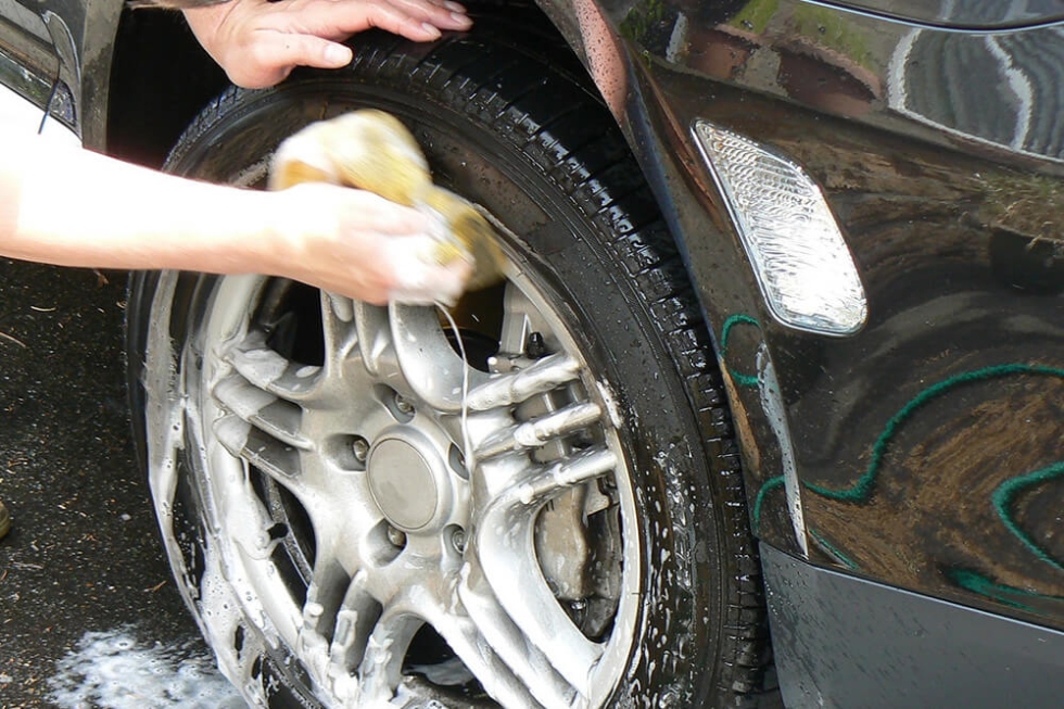 Shine On: Discover The Ultimate Guide On How Much To Tip At The Car Wash